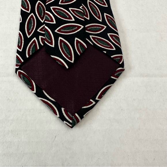 New Silk Tie White Green Red Accents Hand Printed in Italy Made in USA - Picture 6 of 9